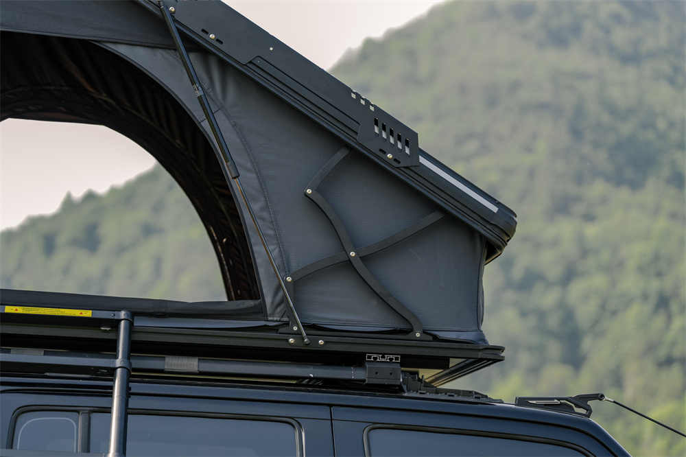 DB-RT003 1.45 Aluminum Hardshell Roof Top Tent