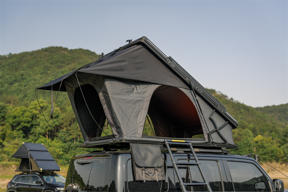 DB-RT003 1.45 Aluminum Hardshell Roof Top Tent
