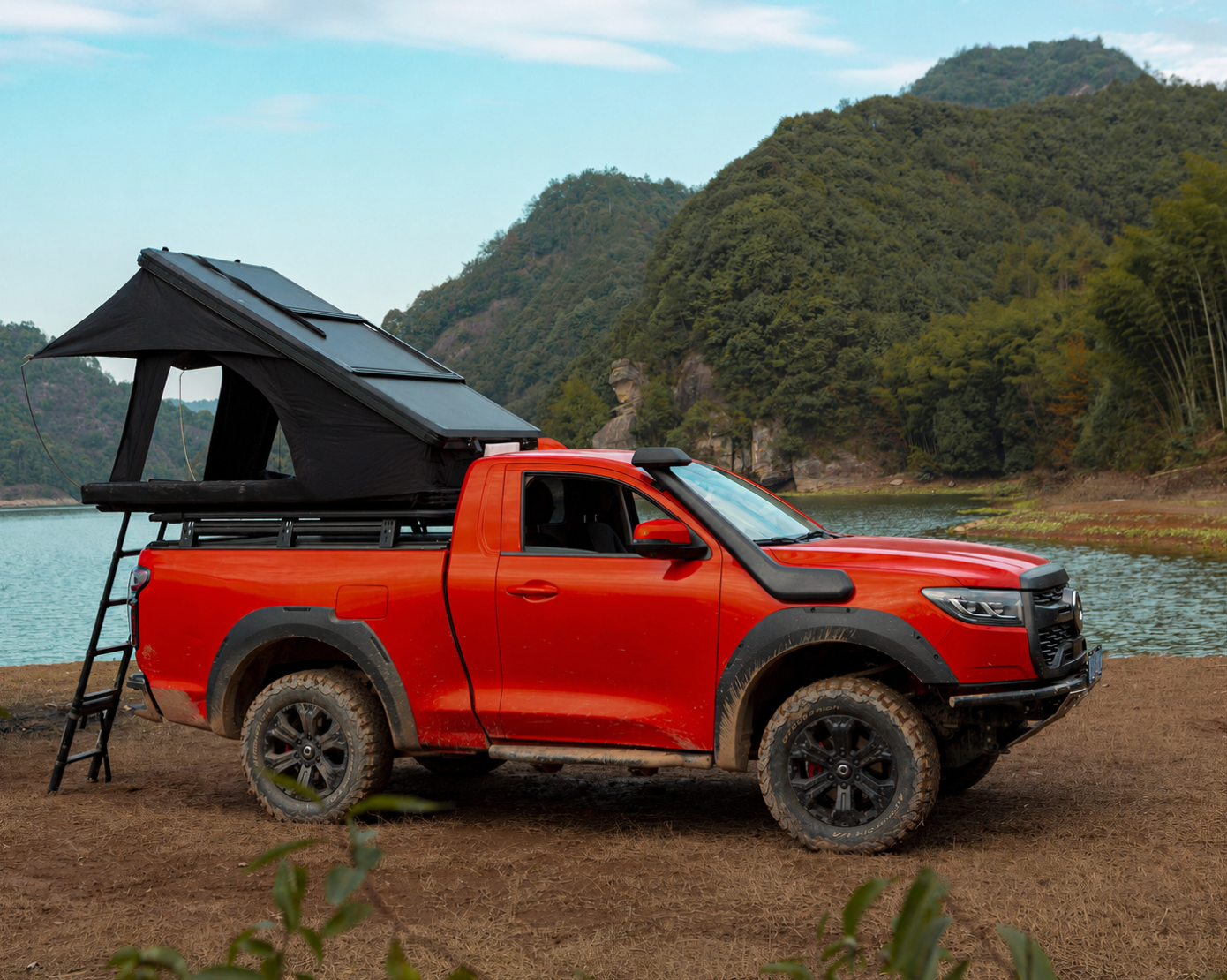 DB-RT005 1.45 Aluminum Hardshell Roof Top Tent